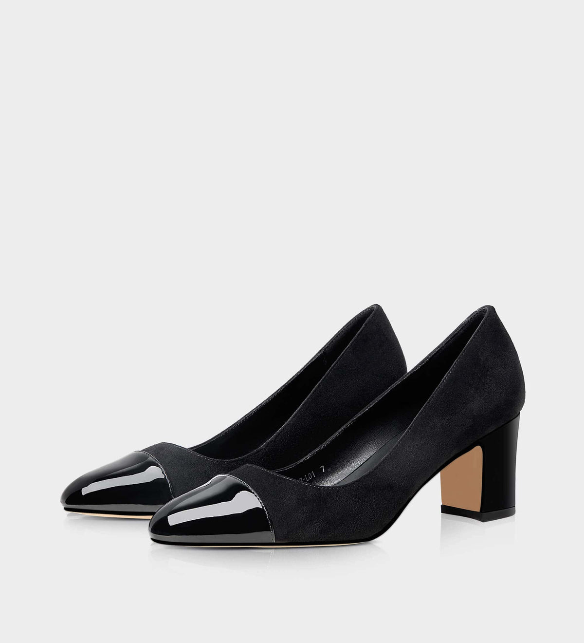heel pumps black
