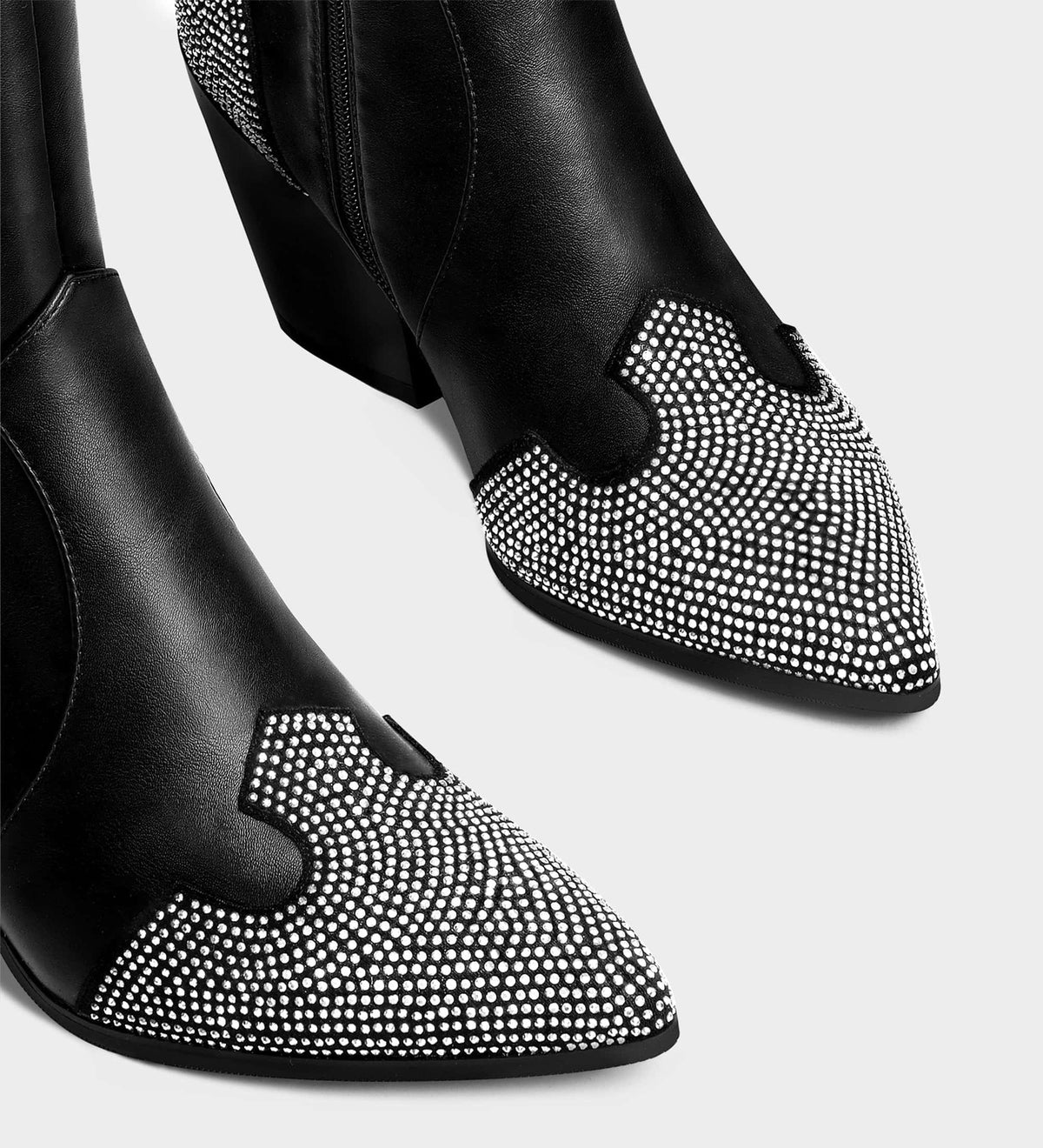 black pointed toe cowgirl boots