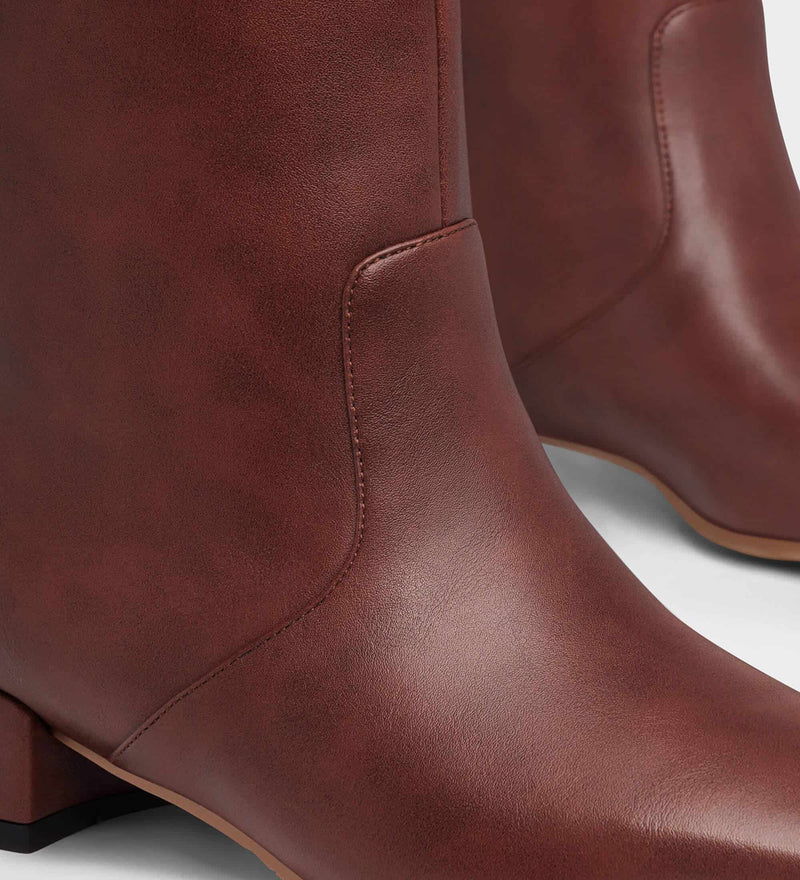 brown leather boots​
