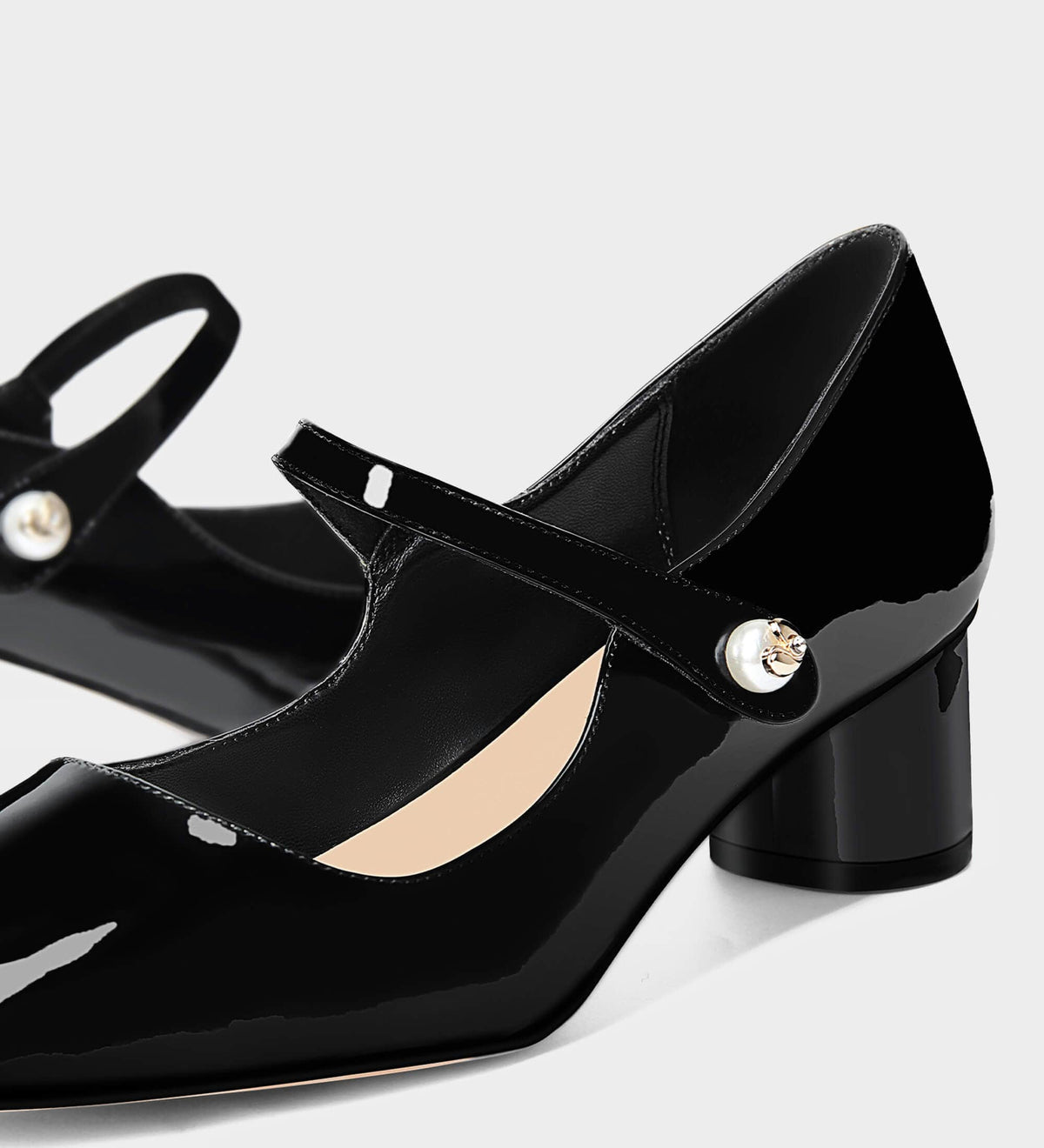 womens black ballet pumps​