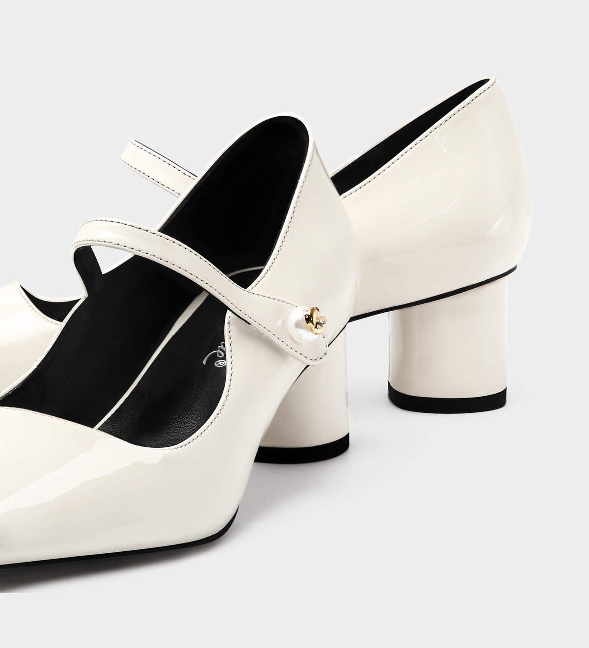 block heel mary jane pumps​